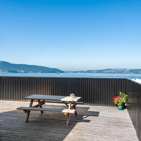 Dinbnb I Roof Terrace & Laundry In Sandviken Appartamento